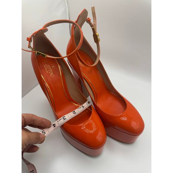 VALENTINO GARAVANI patent leather Tan-go Platform Pump In Titian IT 41.5 - Picture 7 of 16